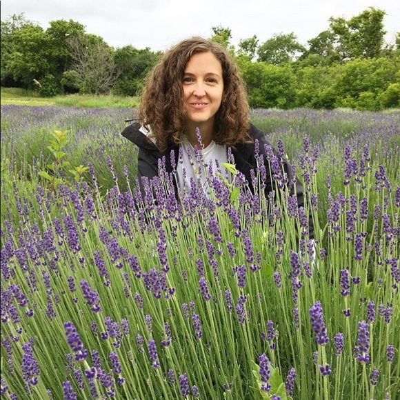 Meet your Posher, Leah - Picture 1 of 1